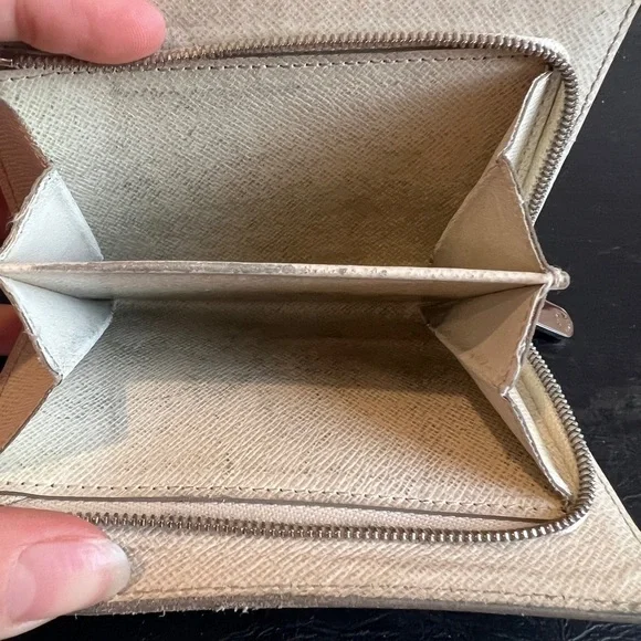 Louis Vuitton Epi Joey Wallet - Picture 5 of 11